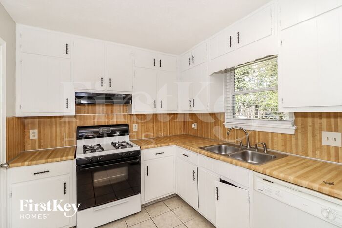 Building Photo - 1252 Sherwood Dr