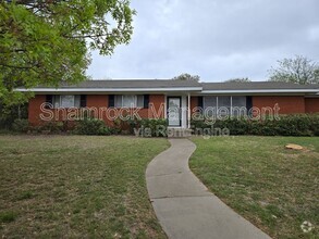 Building Photo - 301 Fairway Rd