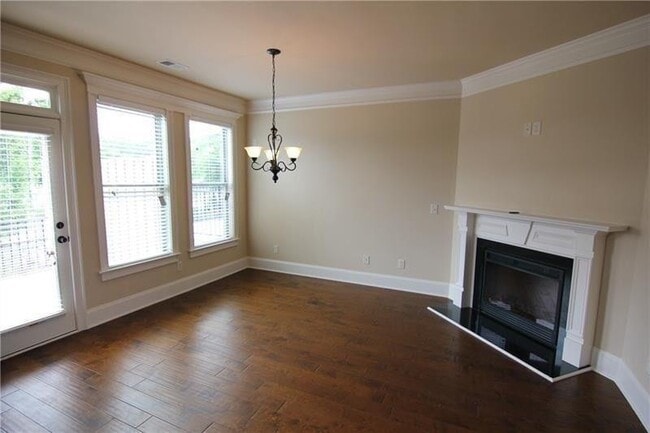 Building Photo - 1660 Jardin Ct