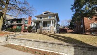 Building Photo - Dundee Two Story House