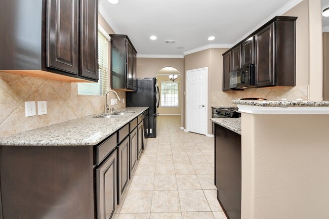 Building Photo - 7714 Guldan Dr