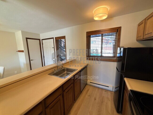 Building Photo - 1555 Shadow Run Ct