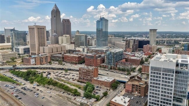 Building Photo - 1133 W 9th St