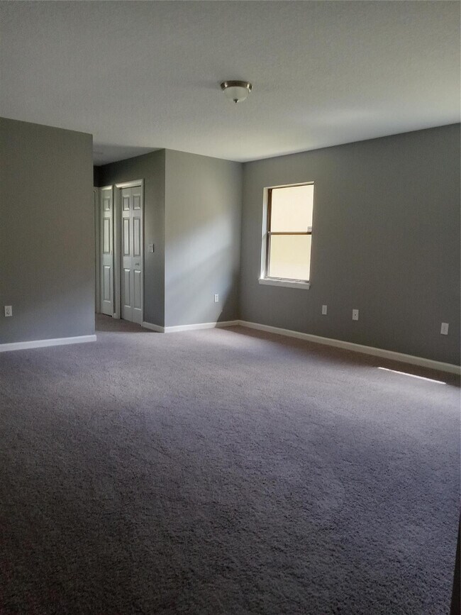 Building Photo - 108 Greentree Ln