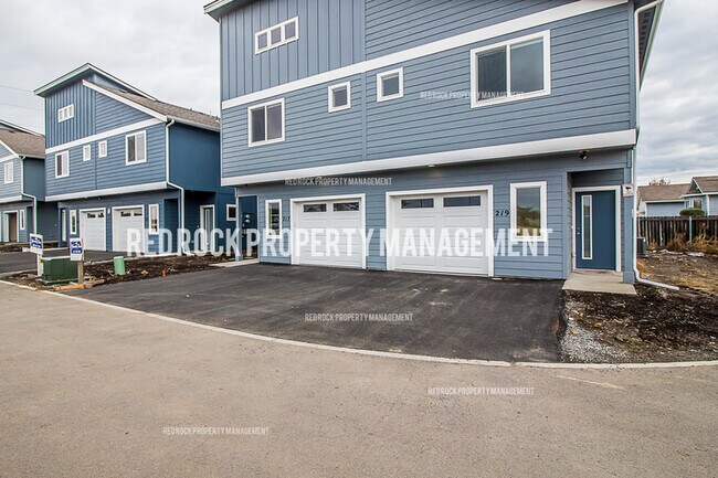 Building Photo - 203 Woodlawn Ln