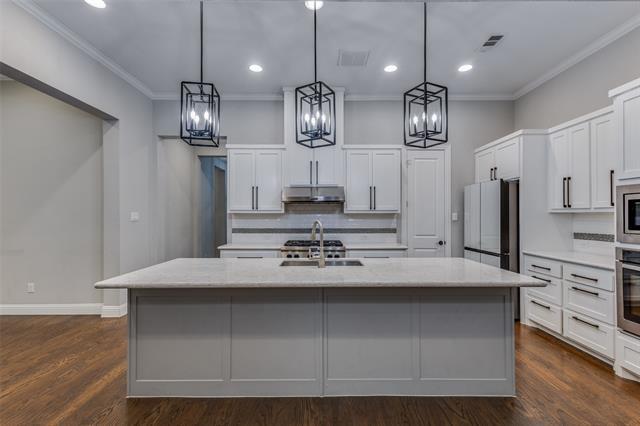 Building Photo - 7301 Avondale Dr