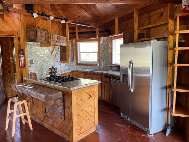 Building Photo - College Station - Lake Front Property - 3 bedroom / 1.5 bath - 2 story Home