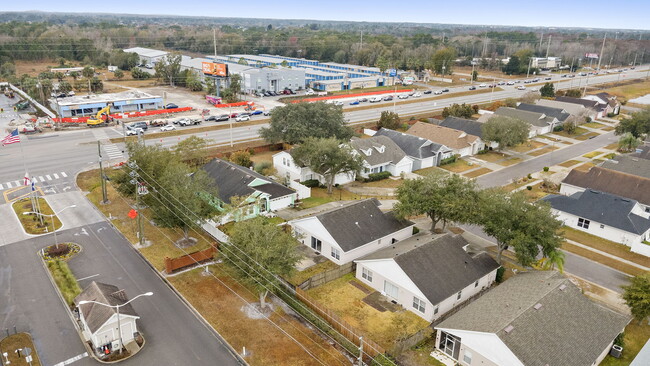 Building Photo - 1911 Colonial Woods Blvd