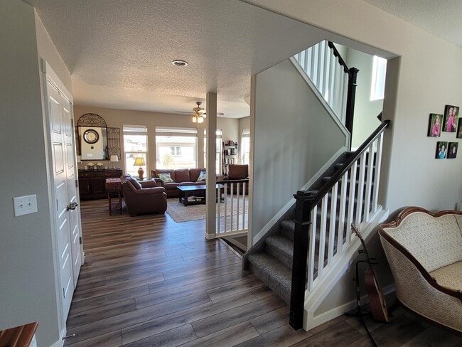 Building Photo - 10135 Thrive Ln