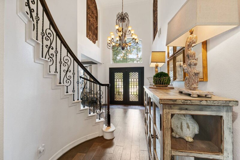 Building Photo - 2560 Costa Mesa Cir
