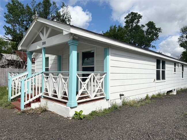 Building Photo - 300 Longstreet Rd