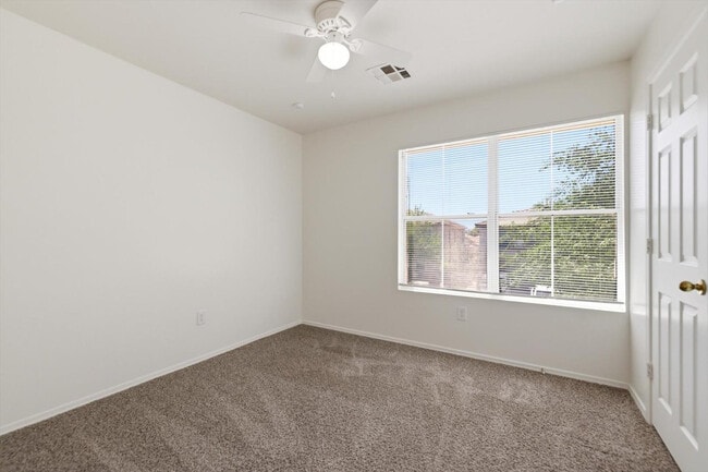 Building Photo - 13448 W Berridge Ln