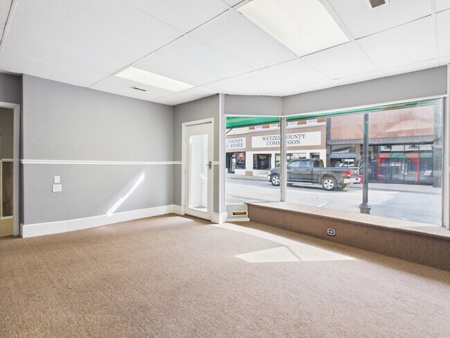 Building Photo - 248 Main St