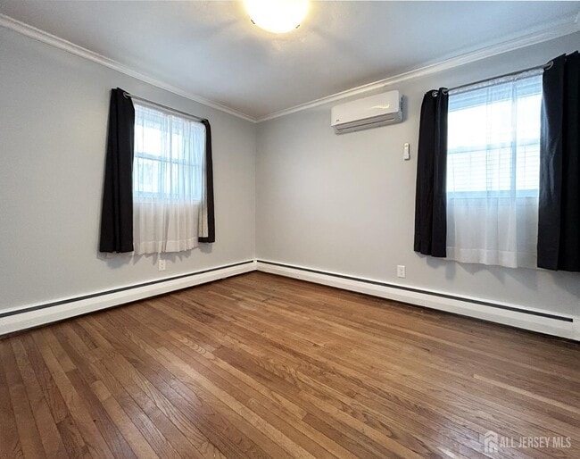 Building Photo - 34 Wall St