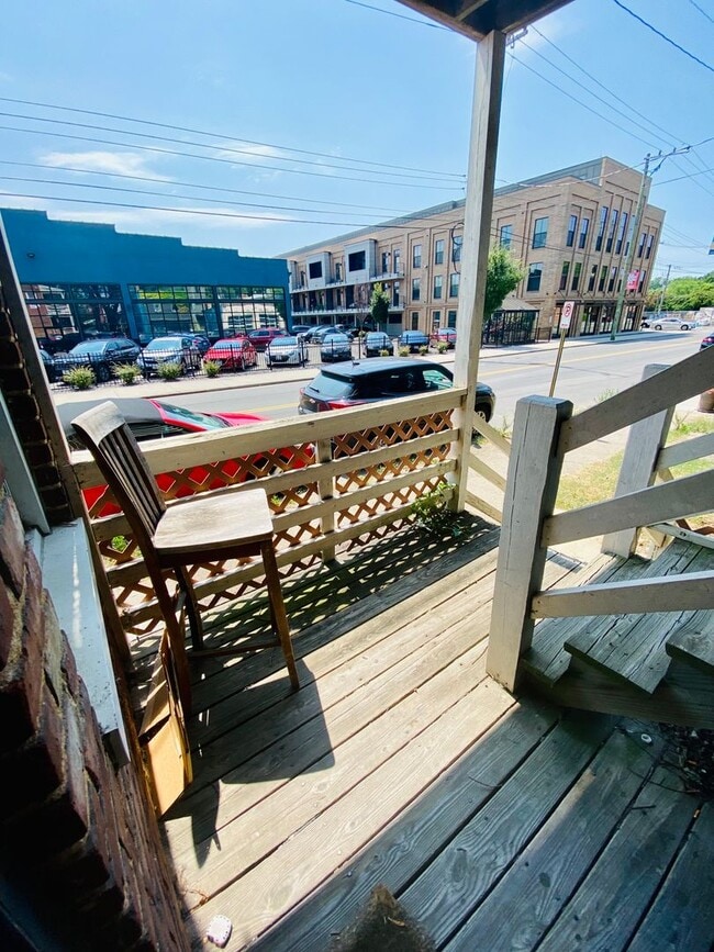 Building Photo - 2601 Parkwood Ave