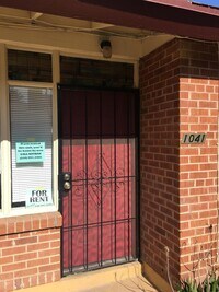 Building Photo - 1041 E 9th St