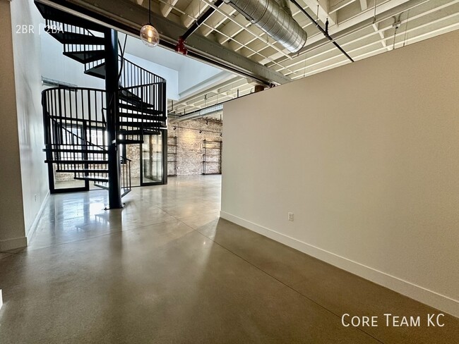 Building Photo - Downtown Penthouse For Rent with Private R...