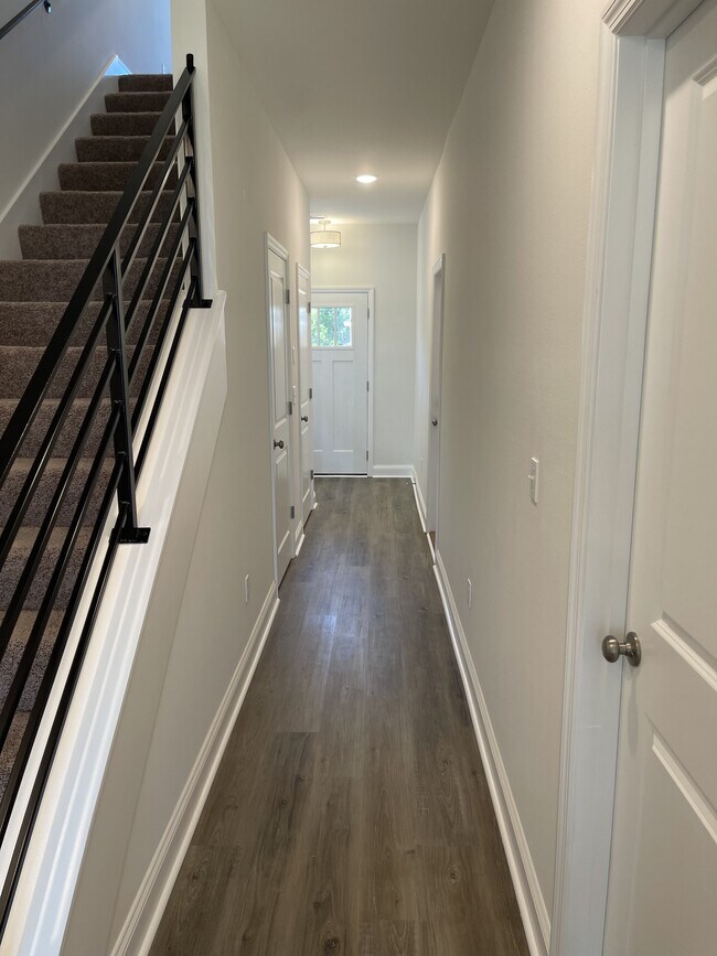 Building Photo - 5658 Native Oak Dr