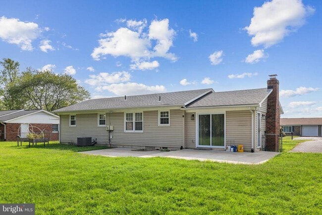 Building Photo - 718 Edwards Dr