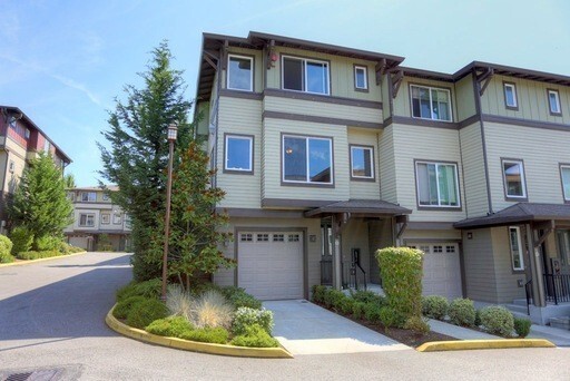 Building Photo - Luxury Bothell Townhome For Rent! 2 Car Ga...