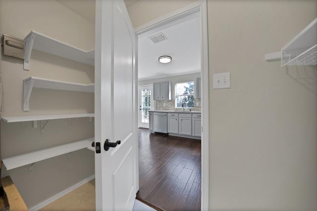 Building Photo - 1003 Ann Dr