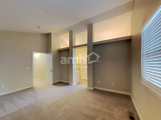 Building Photo - 2108 Hibbard Ln