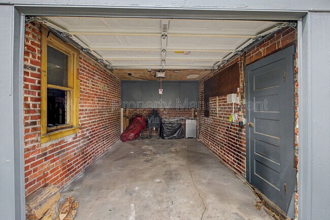 Building Photo - 449 Lafayette St