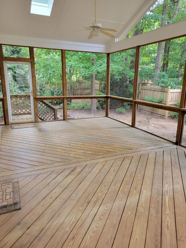 Building Photo - Awesome 4br/2.5ba in exc Cary Location! Available Now!