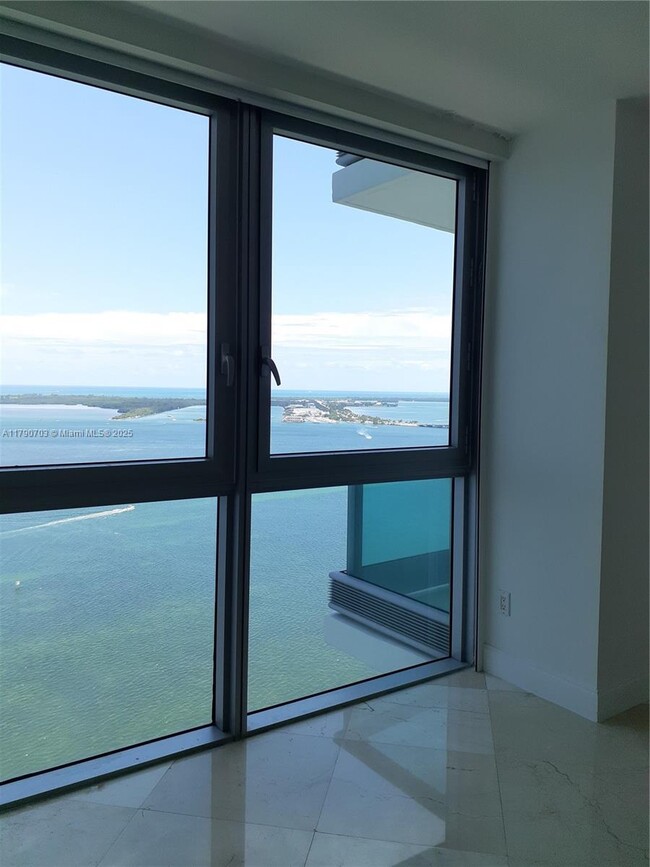 Building Photo - 1331 Brickell Bay Dr
