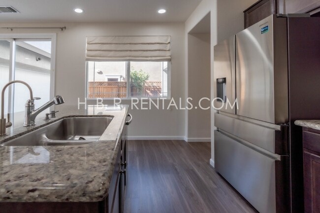 Building Photo - 312 E Liverno Ave