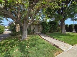 Building Photo - 310 N Florence St