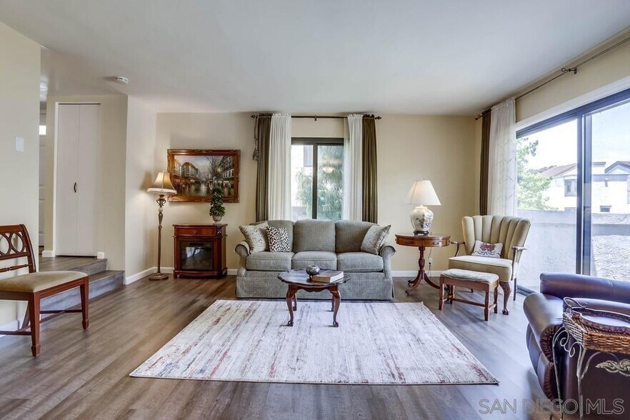 Building Photo - 3960 Voltaire St