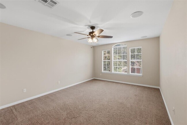Building Photo - 15201 Calaveras Dr
