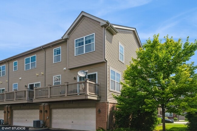 Building Photo - 212 Wildflower St