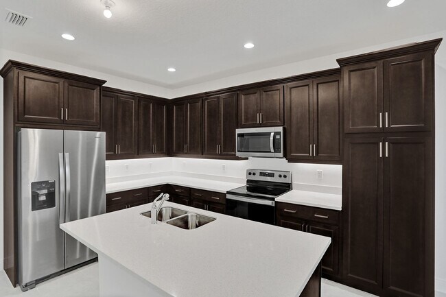 Building Photo - 585 Sanderling Cir