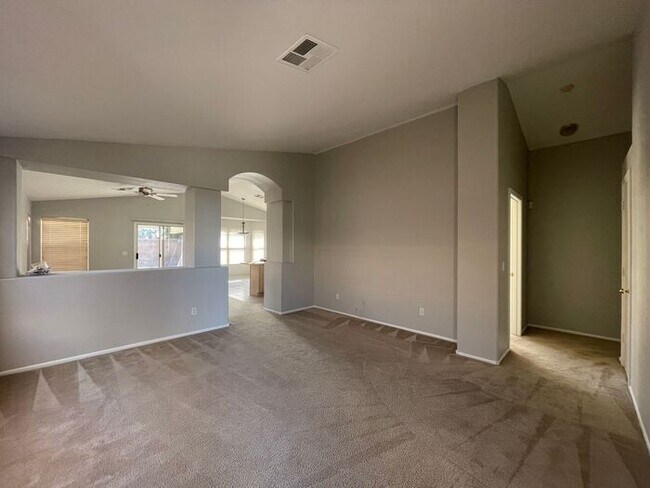 Building Photo - 3 Bed 2 Bath in Most Desired Ahwatukee