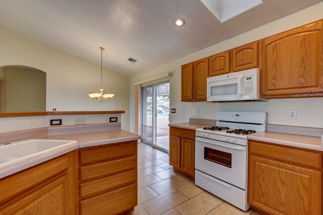 Building Photo - 8381 E Hopi Cir