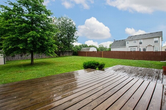 Building Photo - Pet Friendly Three Bedroom!