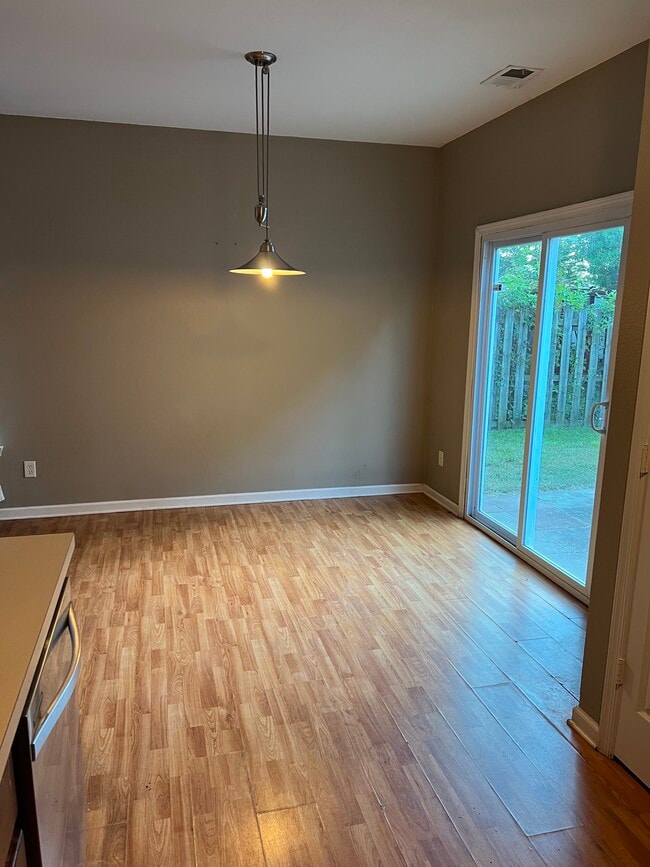 Building Photo - 305 Garcia Dr