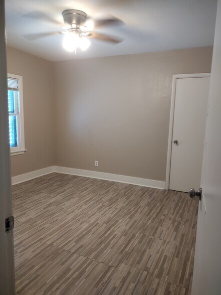 Building Photo - 6113 Avenue Q 1/2