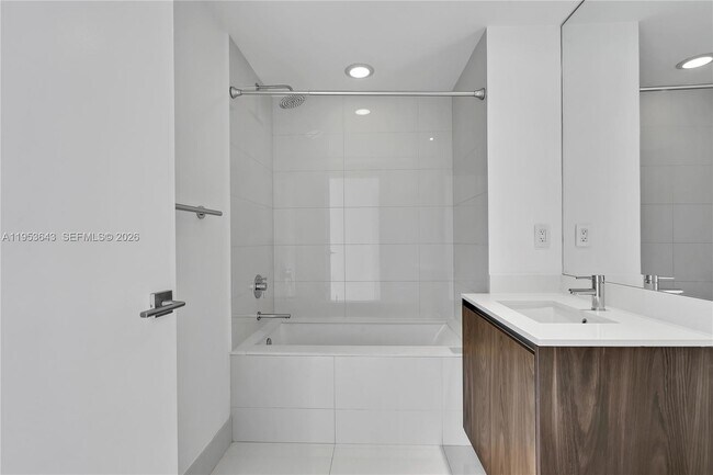 Building Photo - 3131 NE 7th Ave