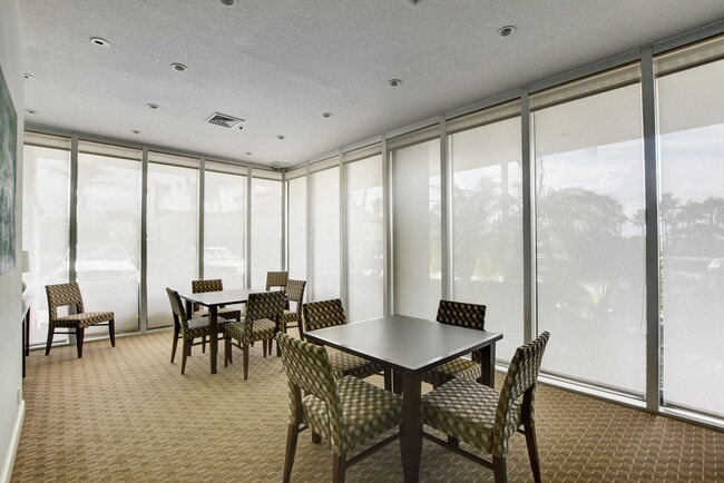 Building Photo - 5540 N Ocean Dr