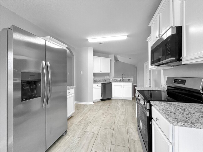 Building Photo - 12101 Seacrest Ln