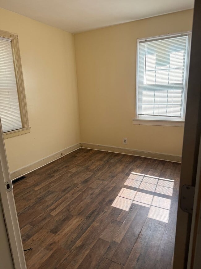 Building Photo - ***MOVE IN SPECIAL***