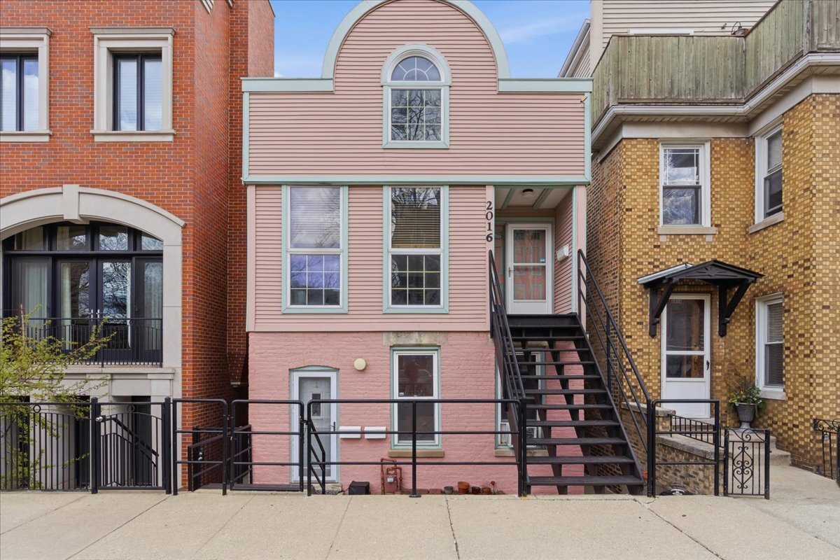 Building Photo - 2016 W Charleston St