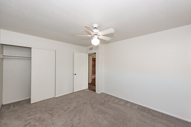Building Photo - 2448 S Engler Ave