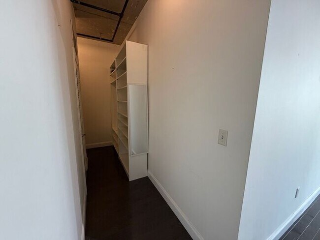 Building Photo - Modern Loft Living in the Heart of Downtow...