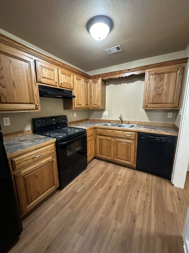 Building Photo - Dan Owens Properties