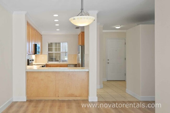 Building Photo - 852 Diablo Ave