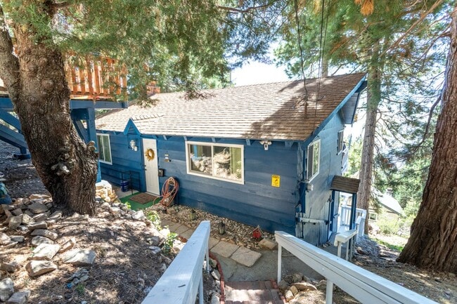 Building Photo - 31569 Panorama Dr